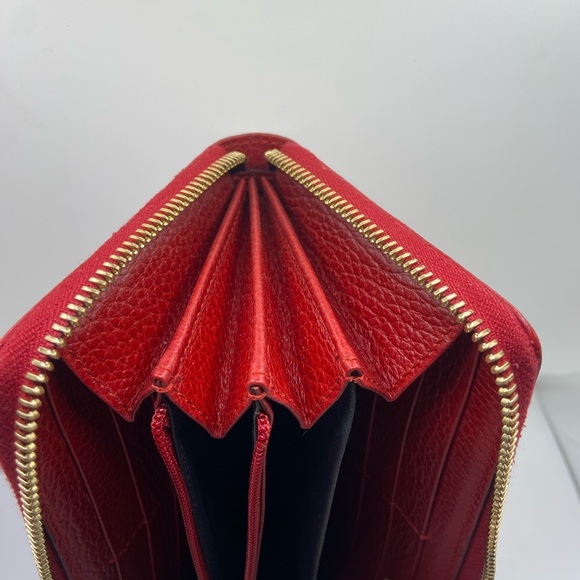 Gucci Marmont Red Pebbled Calfskin Leather - Picture 13 of 13